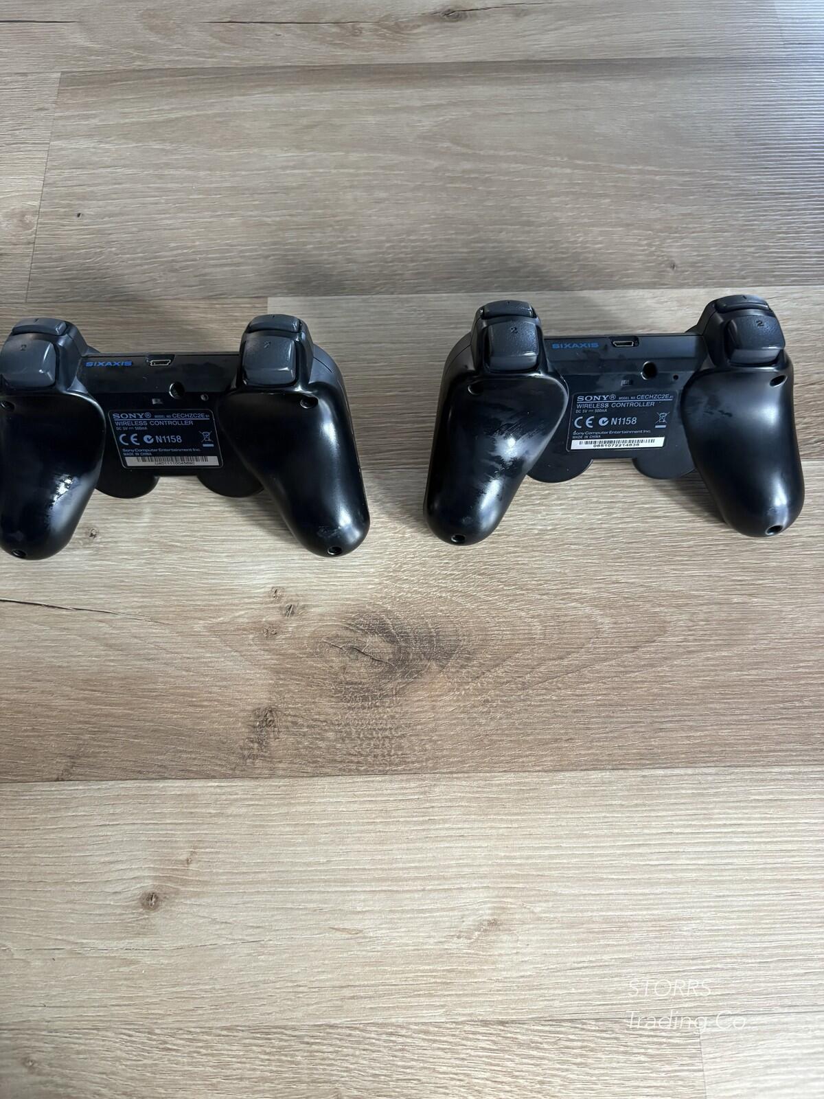 PS3 slim, 320gb, 2 controller