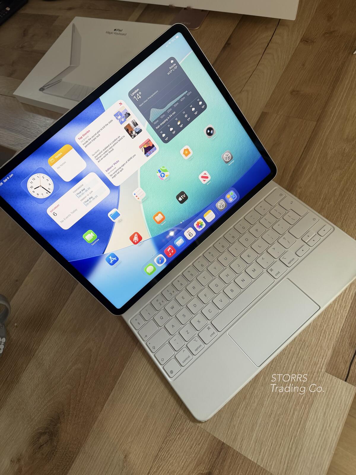 Apple iPad Pro 6th gen (2022) 12.9”, Apple Magic Keyboard & Apple Pencil
