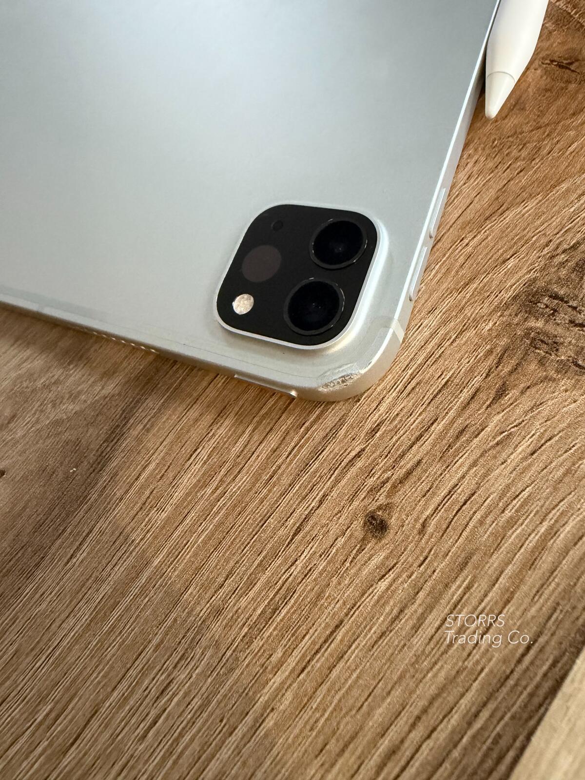 Apple iPad Pro 6th gen (2022) 12.9”, Apple Magic Keyboard & Apple Pencil