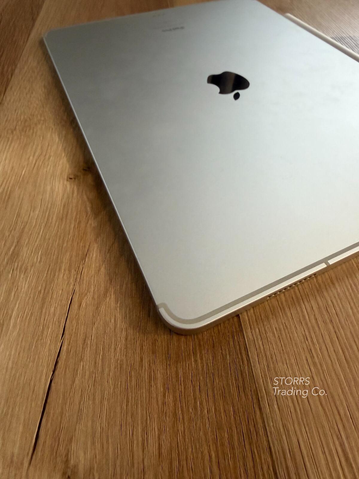 Apple iPad Pro 6th gen (2022) 12.9”, Apple Magic Keyboard & Apple Pencil