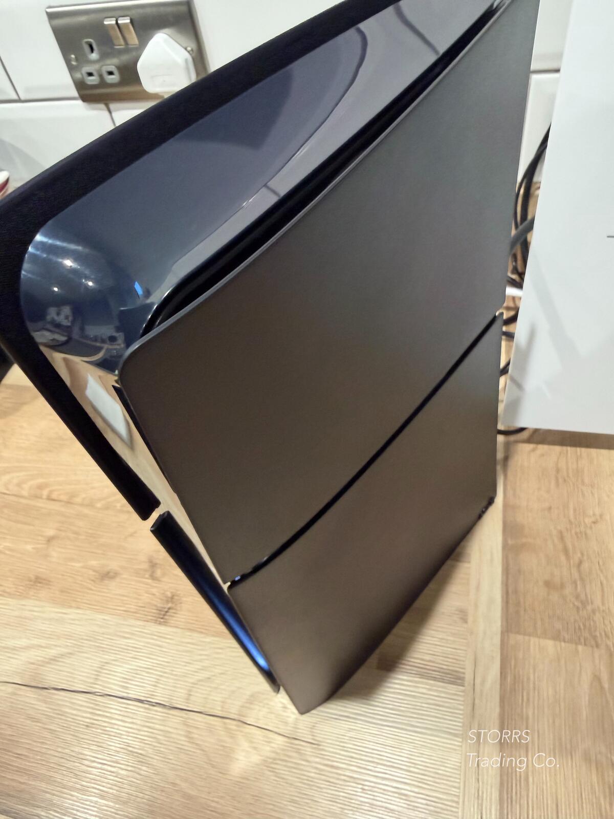 Ps5 slim digital, 1tb, black plates, 1 dualsense controller